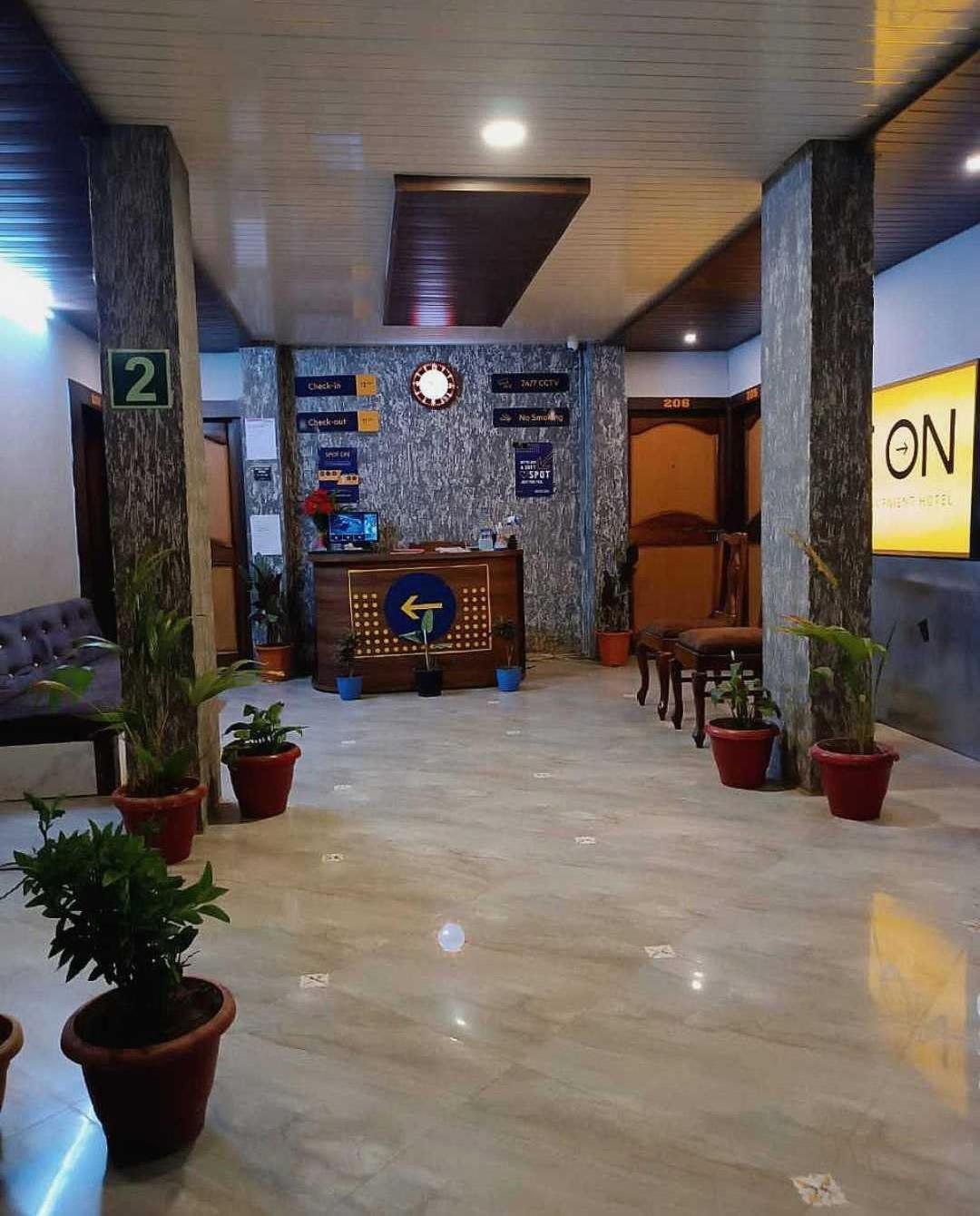 Spot On Pachmarhi Hills Hotel Exterior photo