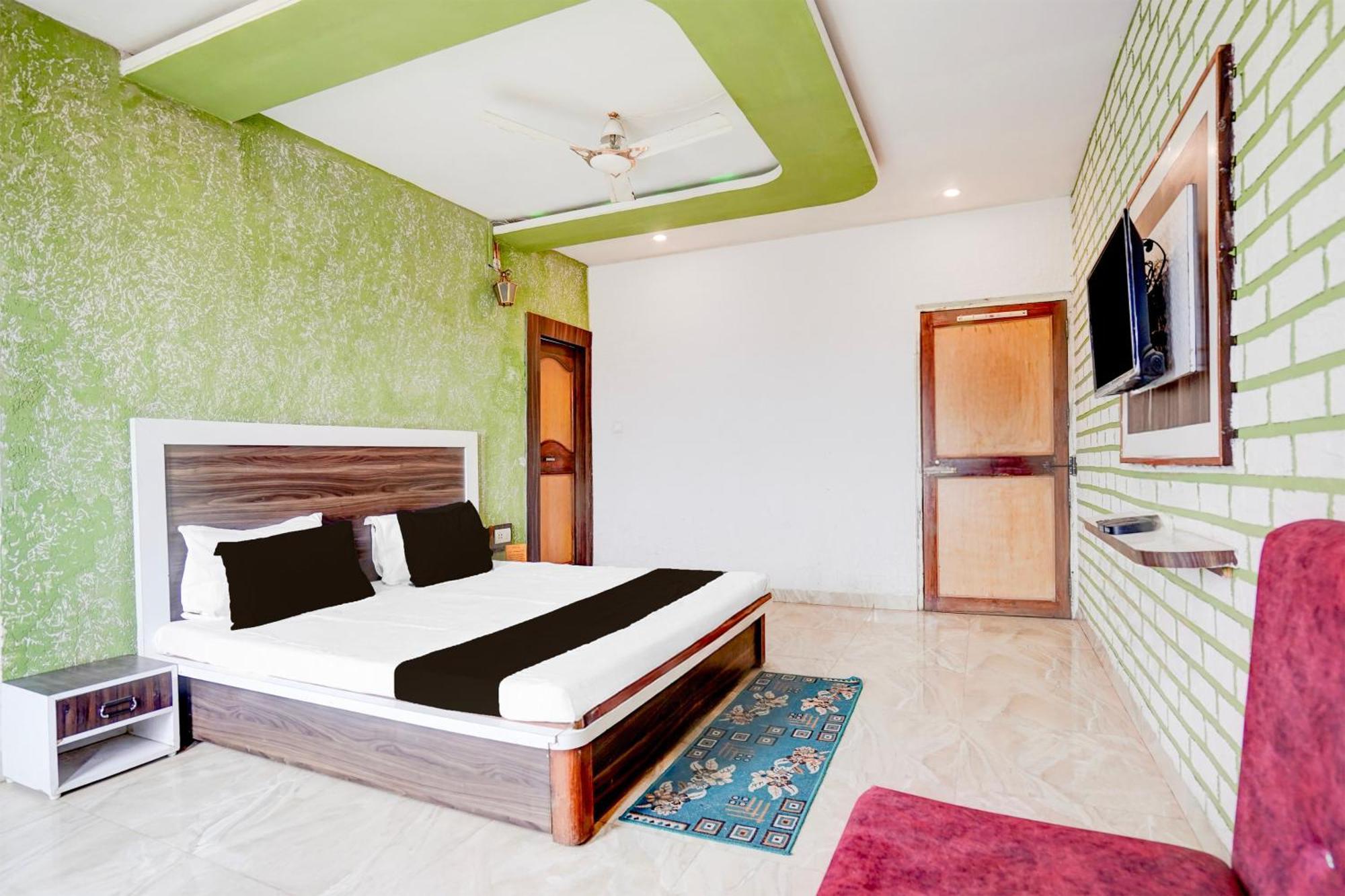 Spot On Pachmarhi Hills Hotel Exterior photo